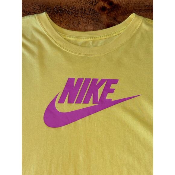 Nike Bright Yellow Pink The Nike Tee Swoosh Cropped Lightweight T-Shirt Size M - Picture 3 of 6